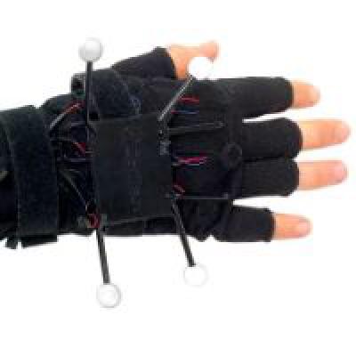 TactileGlove: Assistive Spatial Guidance in 3D Space through Vibrotactile Navigation